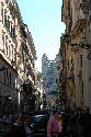 032_Blick_durch_die_Via_Borgognona_auf_die_Spanische_Treppe.htm