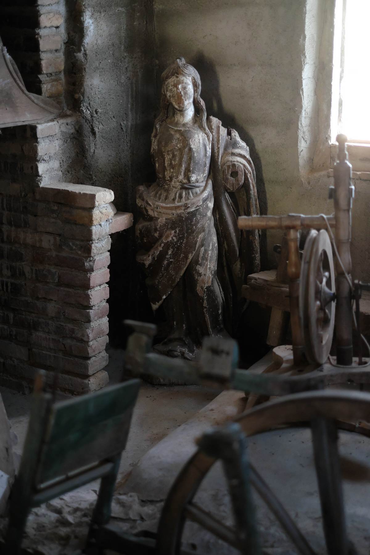 Statue
