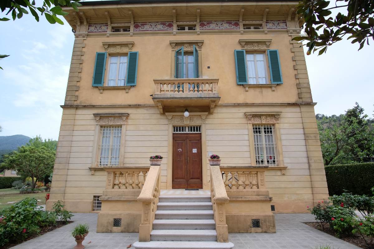 Gelbe Villa